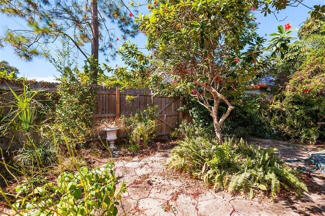 Building Photo - 555 62nd St S