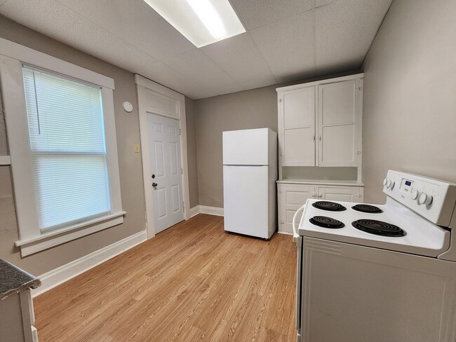 Building Photo - 363 Midland Ave