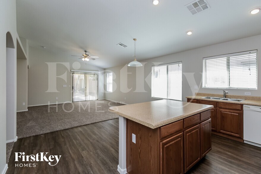 Building Photo - 3849 W South Butte Rd