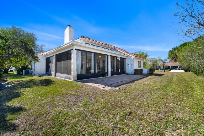 Building Photo - 3000 Conifer Dr