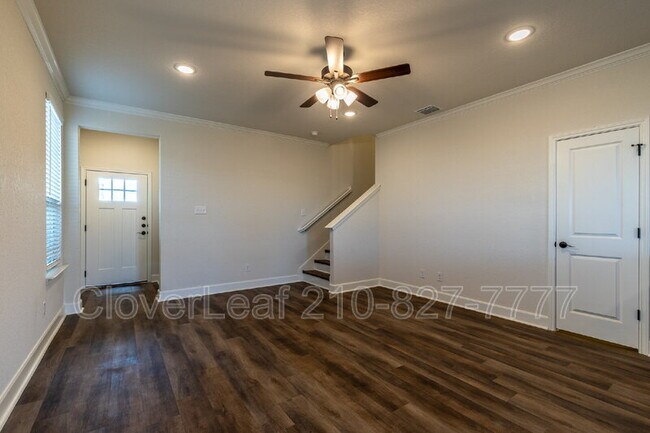 Building Photo - 10351 Lynwood Crk