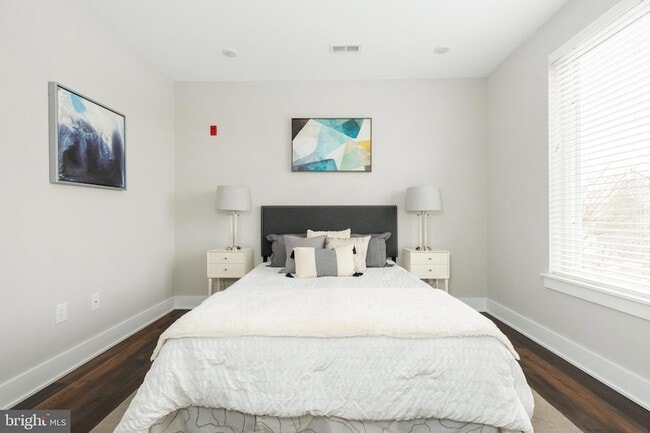 Building Photo - 45 W Haines St