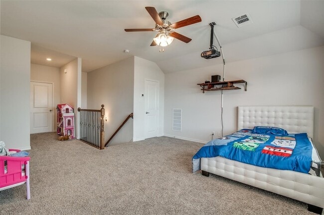 Building Photo - 2724 Pease Dr