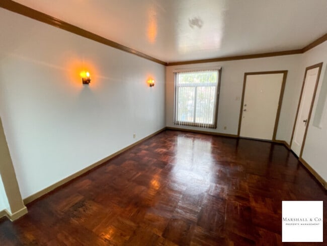 Building Photo - CHARMING 3BR/2BA HOUSE WITH UPDATES,W/D, G...