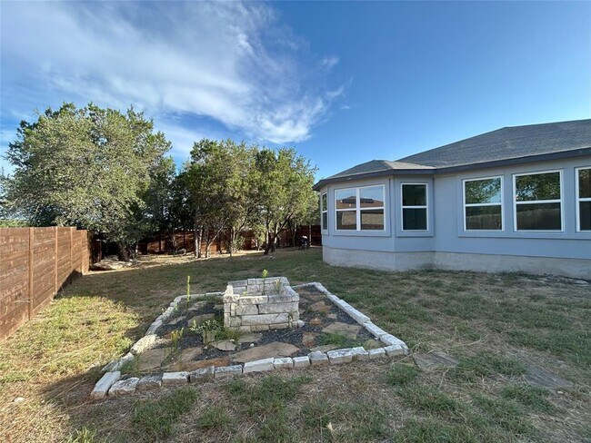 Building Photo - 2201 Vicksburg Cove