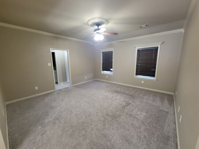 Building Photo - 22 Apricot Dr