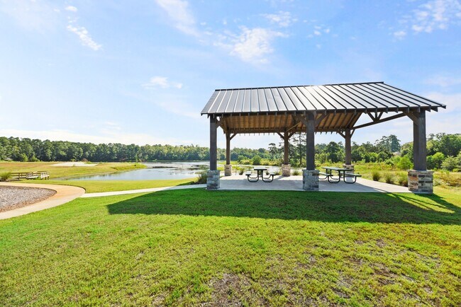 Building Photo - 1330 Lakeside Crk Rd