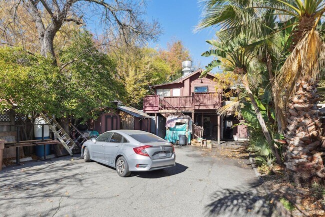 Building Photo - 21 Tamalpais Ave