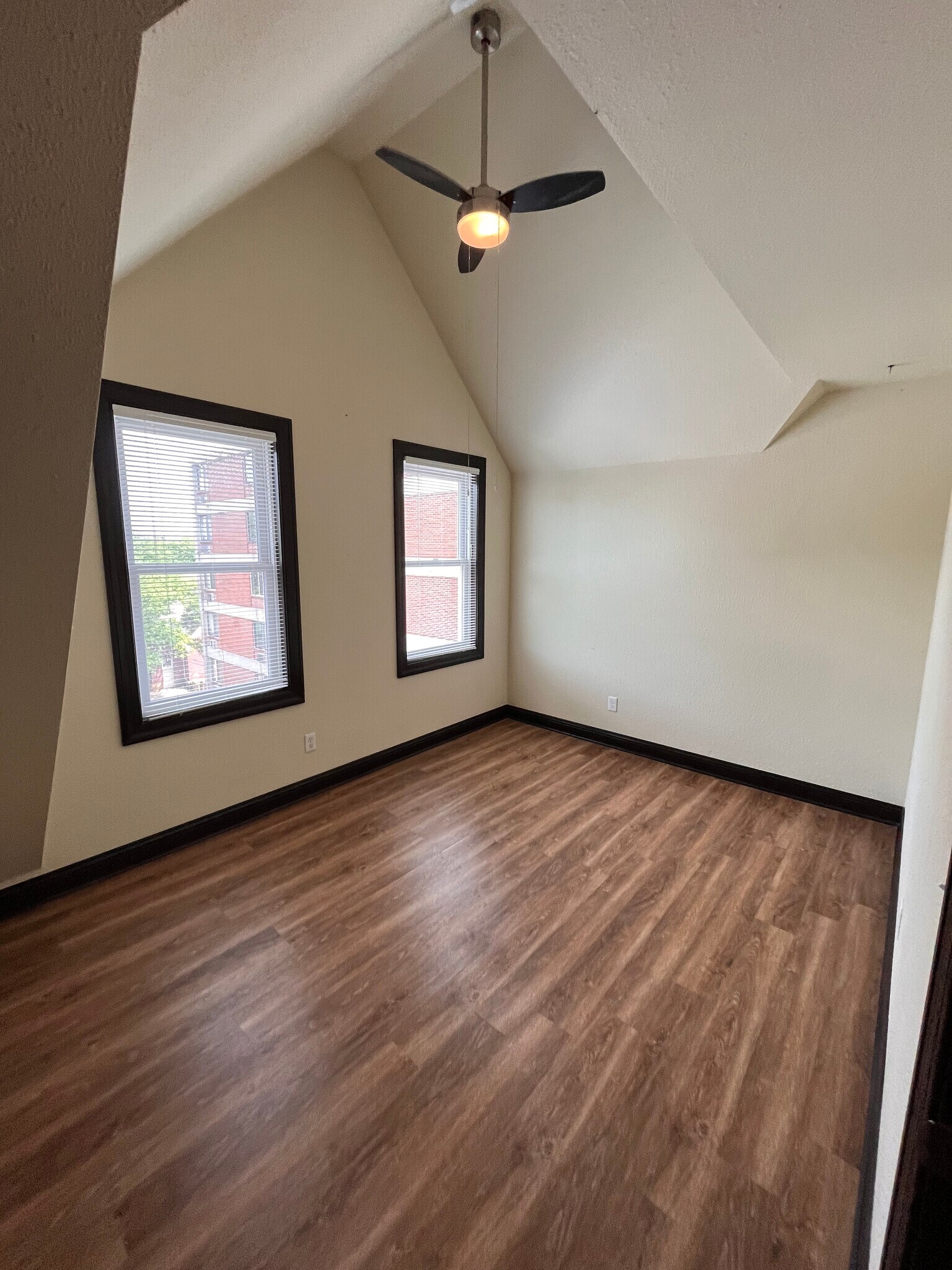Building Photo - 141 E Gorham St