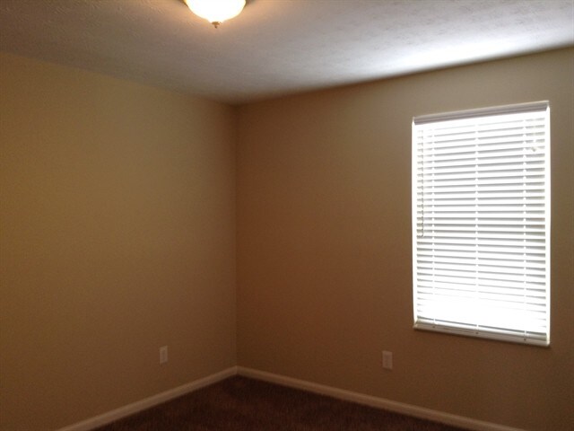 Building Photo - 943 Evergreen Park Ln