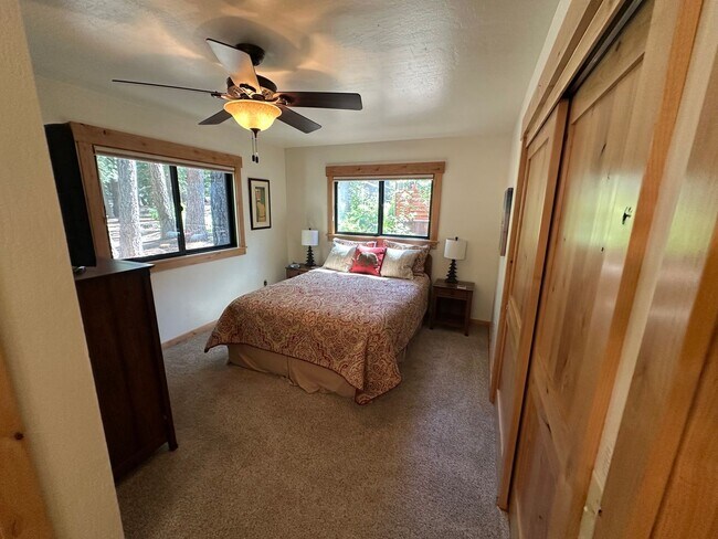 Building Photo - Welcoming 3 Bed Ski Lease in Tahoe Donner