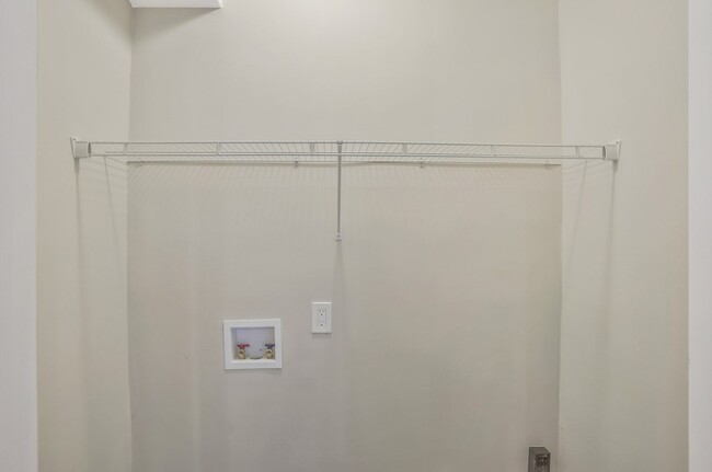 Building Photo - 4061 Oak Stone Dr