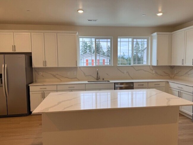 Building Photo - Elegant 4-Bed, 4-Bath 3-Story Home with Gourmet Kitchen & Private Backyard