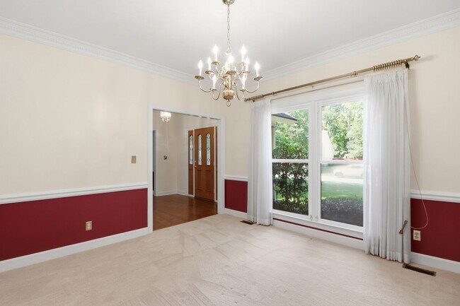 Building Photo - Wilmington Island Home for Lease