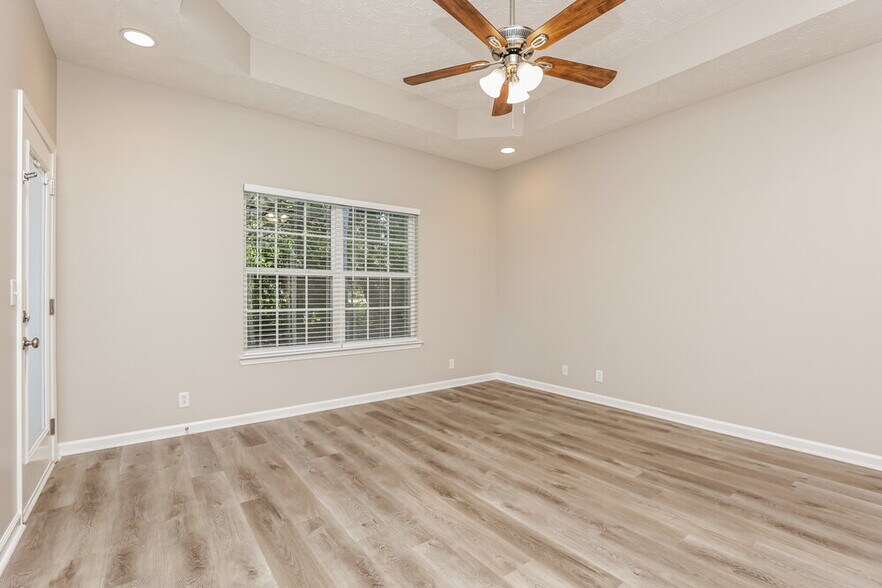 Building Photo - 750 Pantera Dr