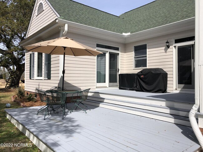 Building Photo - 534 Neptune Dr