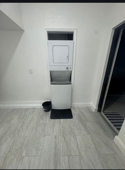 Building Photo - Efficiency in Lehigh ALL UTILITIES INCLUDED!!!