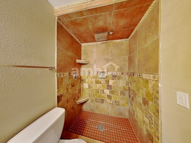 Building Photo - 6449 S Iberia Ave