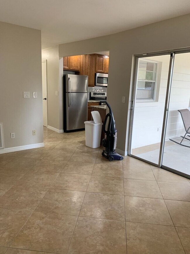 Building Photo - Nice 3/2 in St. Cloud on Oversized Lot w/ Lots of Upgrades