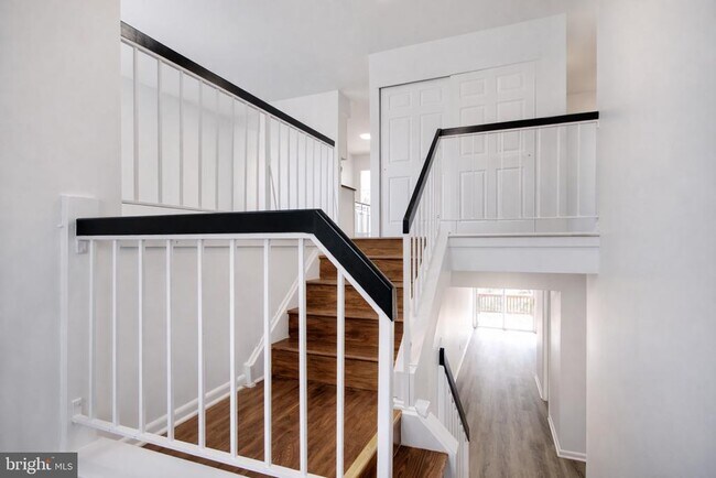 Building Photo - 49 Brambling Ln