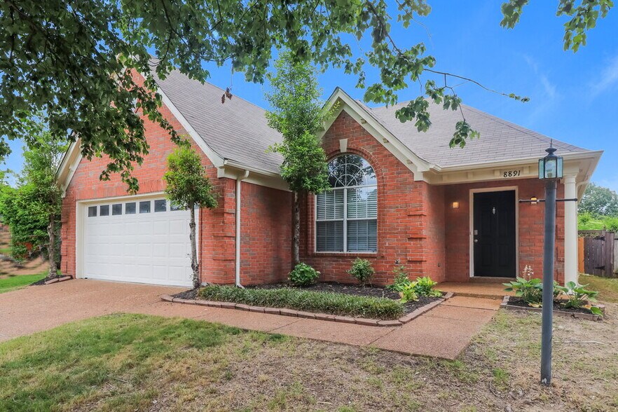 Building Photo - 8891 Hidden Springs Cove