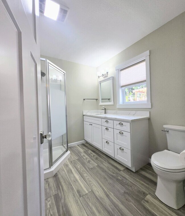Building Photo - Newly Remodeled 2 Bedroom Home & ADU For R...