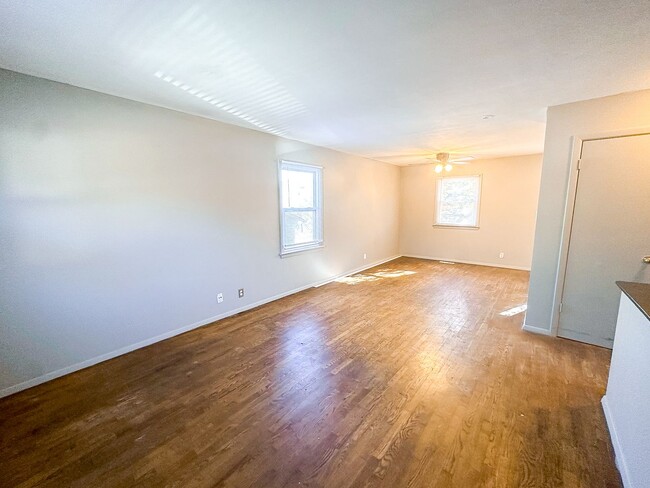 Building Photo - 8415 E 34th St