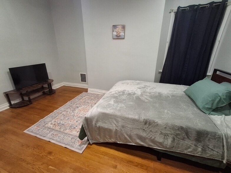 Building Photo - 27 Lexington Ave