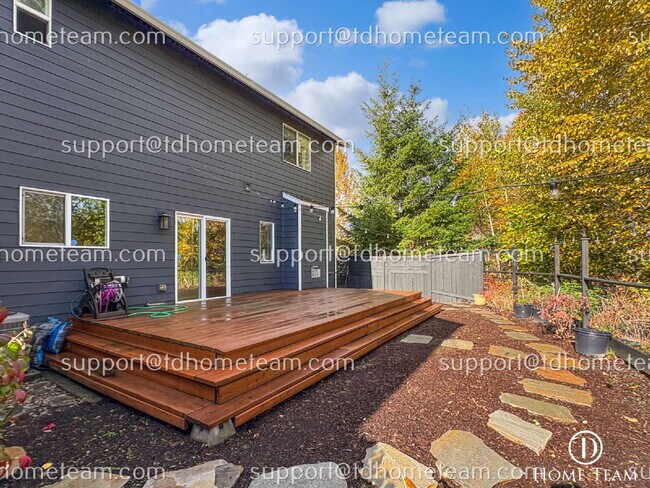 Building Photo - "Spacious 3-Bed Oasis in Kent with Elegant...