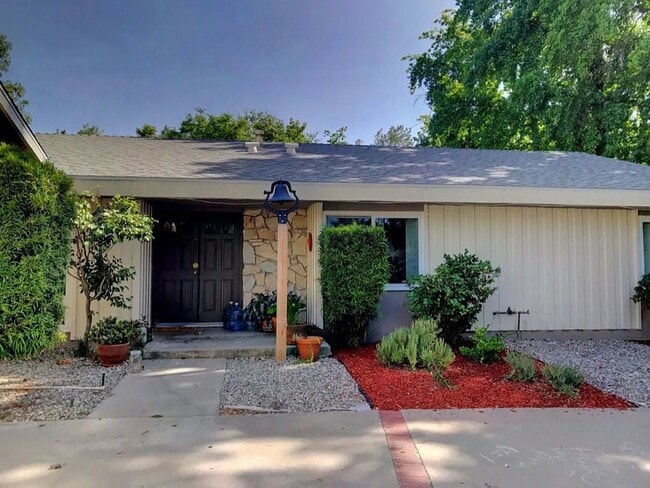Building Photo - The Beautiful Home in Crestlawn is read for Lease