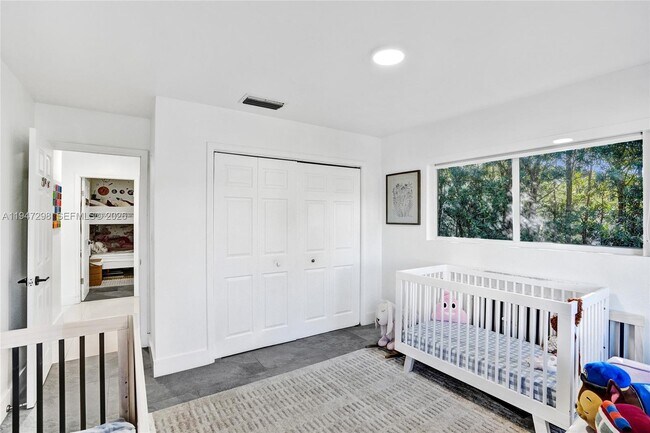 Building Photo - 9181 Byron Ave