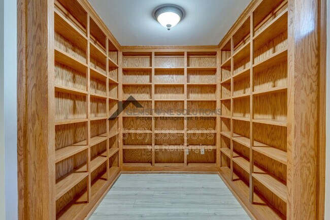 Building Photo - 502 32nd Ave S