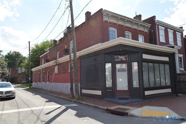 Building Photo - 501 W Clay St