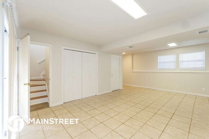 Building Photo - 1609 Johnston Dr