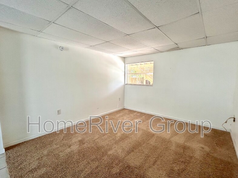 Building Photo - 3929 S Shade Ave