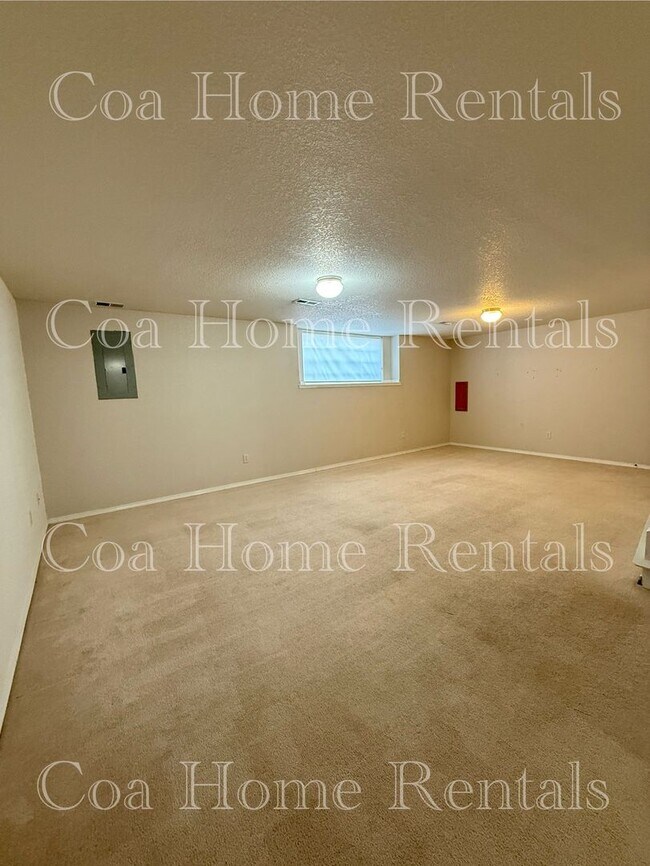 Building Photo - Great home in Derby Kansas