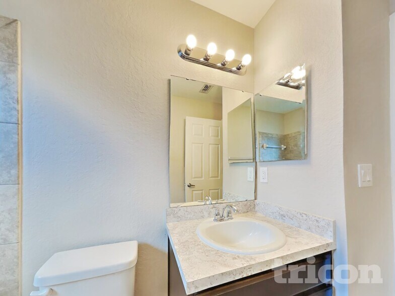 Building Photo - 8070 Diamond Creek Ln