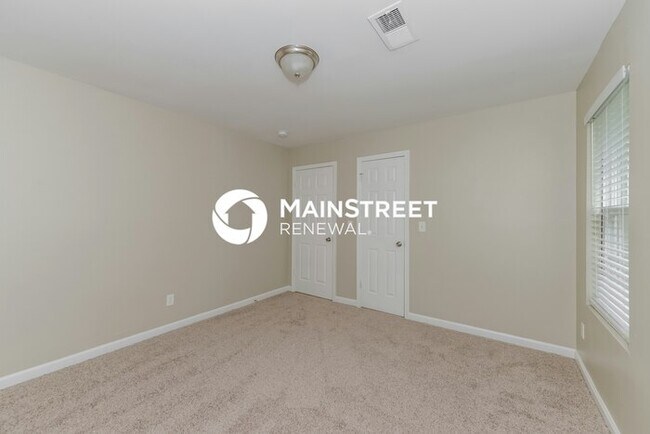 Building Photo - 3 Bedroom Pet-Friendly Home in Madison, TN with Main Street Renewal