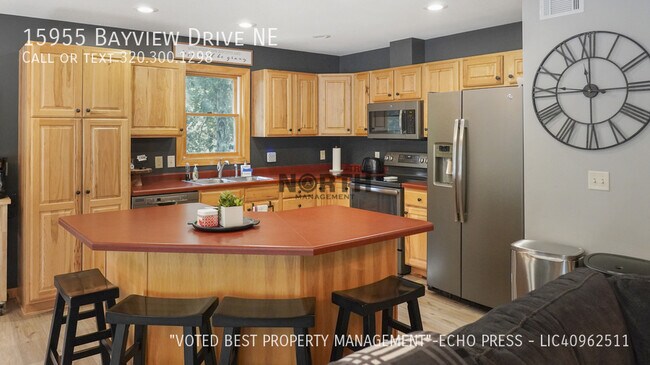 Building Photo - 15955 Bayview Dr NE