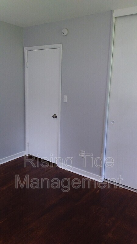 Building Photo - 825 Sherwood Forest Dr