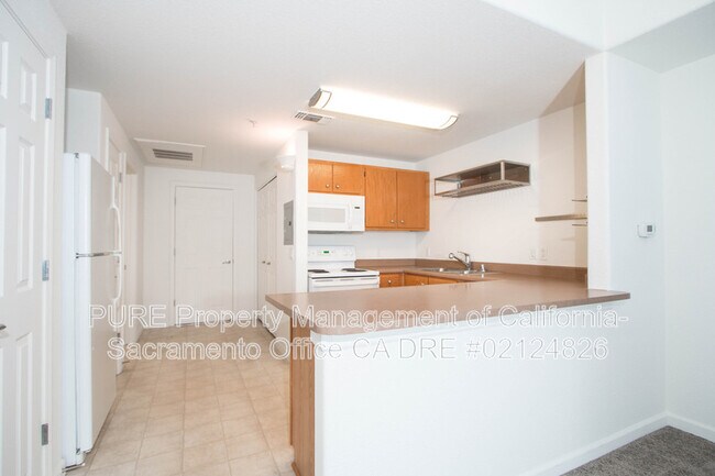 Building Photo - 10001 Woodcreek Oaks Blvd