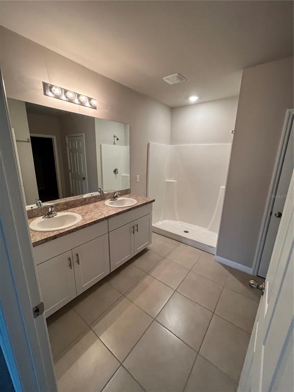 Building Photo - 2215 Yankee Terrace