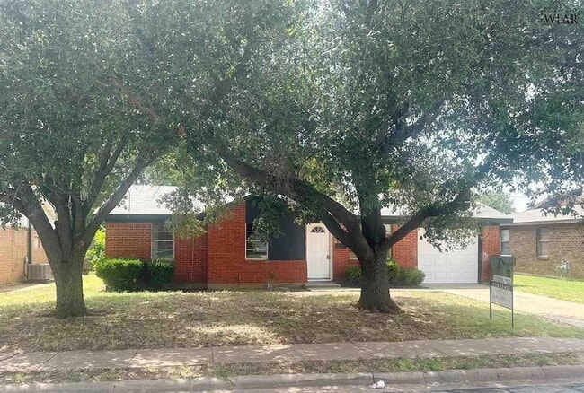Building Photo - 1708 Cimarron Trail