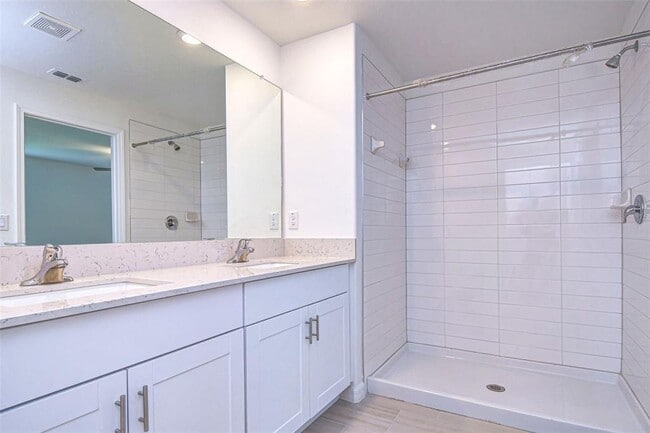 Building Photo - 8879 Little Bluestem Dr