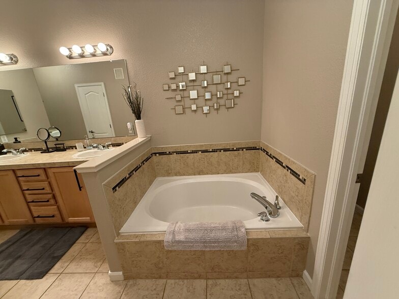 Primary Bathroom - 6253 Kilmer Loop