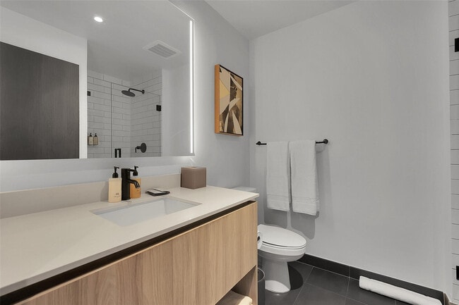 Building Photo - 398 NE 5th St