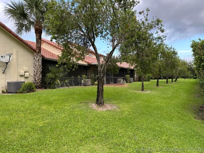Building Photo - 10300 Hidden Springs Ct
