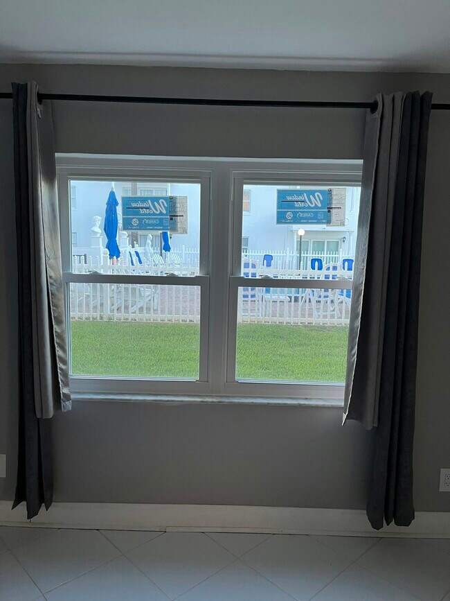 Building Photo - 1926 Ocean Shore Blvd