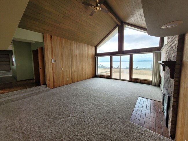 Building Photo - 5507 Haida Way