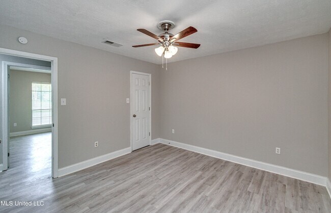 Building Photo - 348 Durham Ct